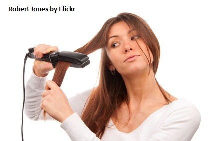 С помощью утюжка можно быстро и легко выпрямить волосы
